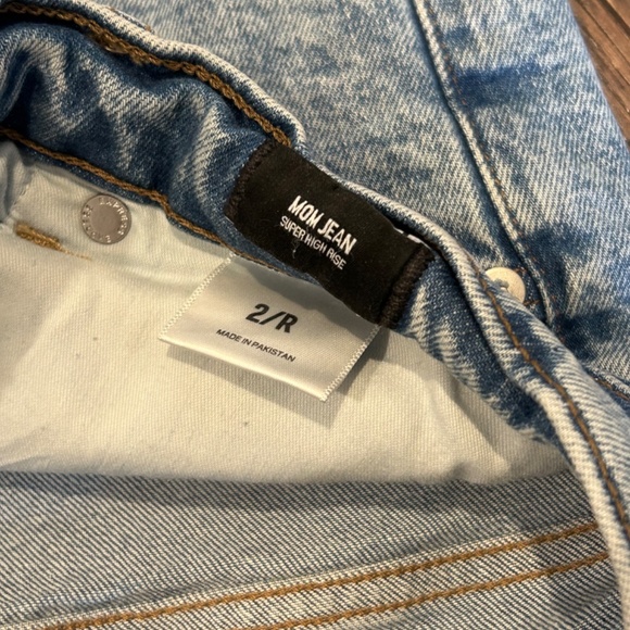 Super High Rise Mom Jean - Picture 7 of 8